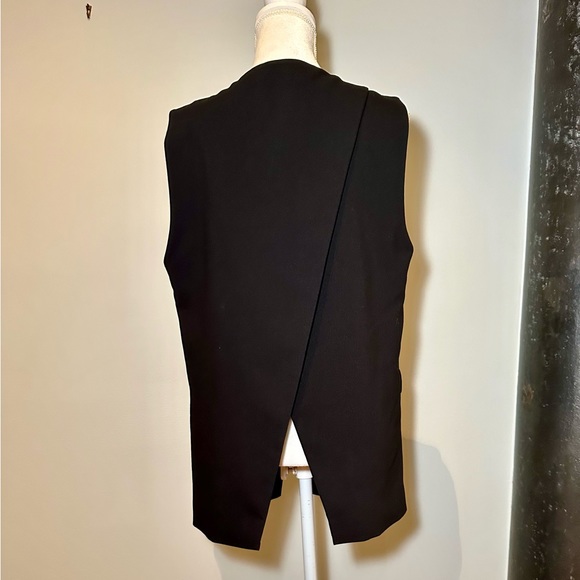 Zara unstructured vest, black, back split, drapes without buttons - Picture 3 of 9